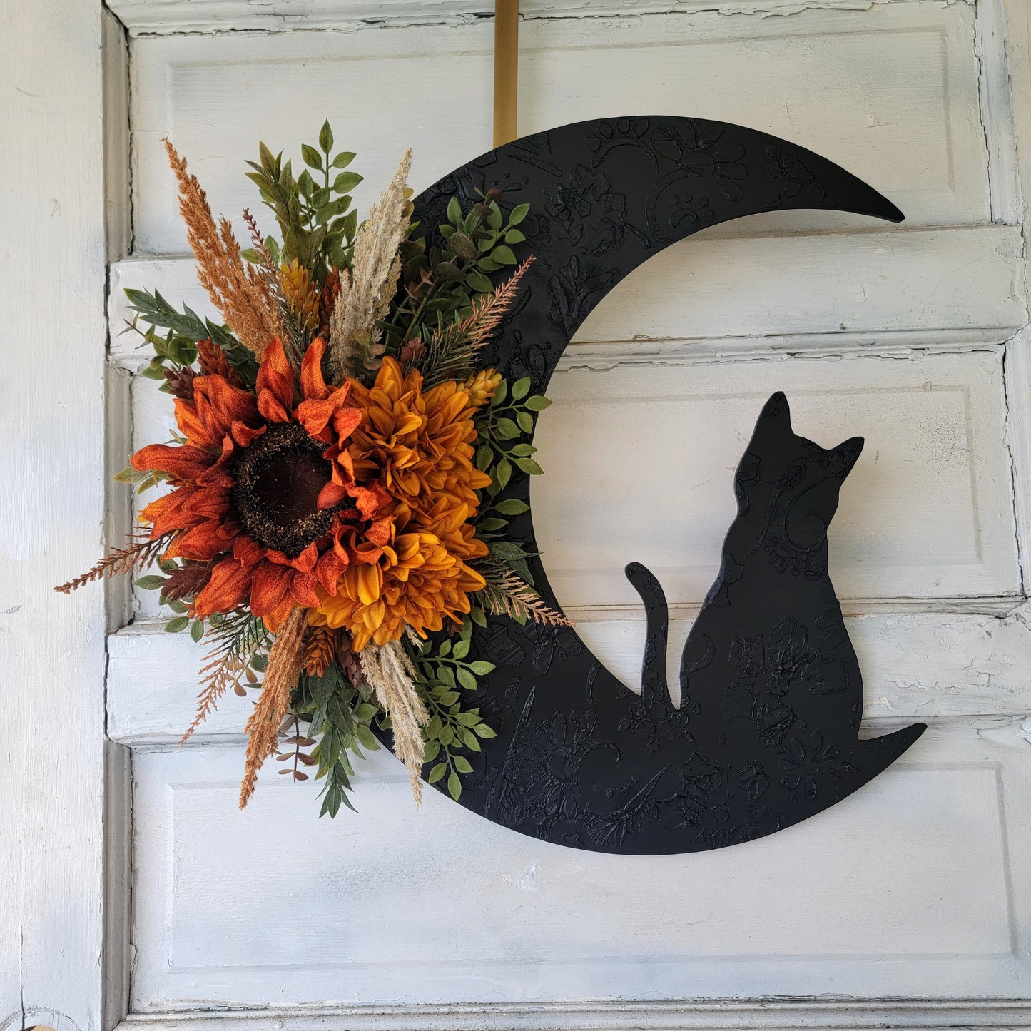 Witchy Cat Crescent Moon Wreath